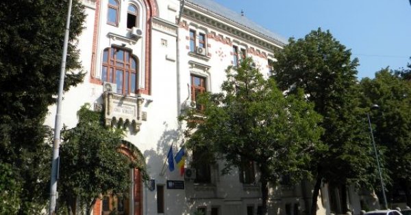 Protest inedit al unei mamici fata Ministerul Educatiei