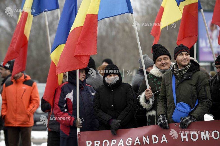 Protest în faţa Ministerului Culturii sub deviza „Opriţi propaganda homosexuală în şcoli şi în instituţii de cultură