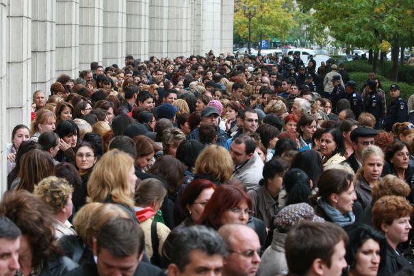Protest spontan la Finanțe: 22.000 de salariații au încetat lucrul