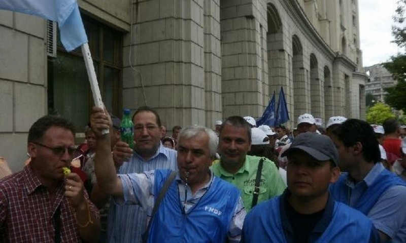 Proteste de amploare ale ceferiștilor în fața Ministerului Transporturilor