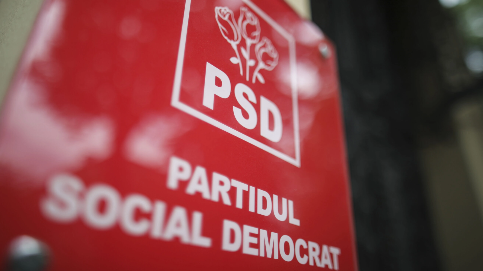 PSD a decis, în unanimitate, să nu voteze Guvernul Mureșan
