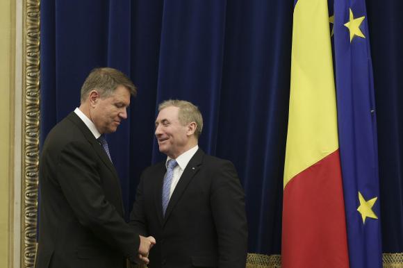 PSD a inregistrat o victorie importanta: Iohannis l-a eliberat din functie pe Augustin Lazăr