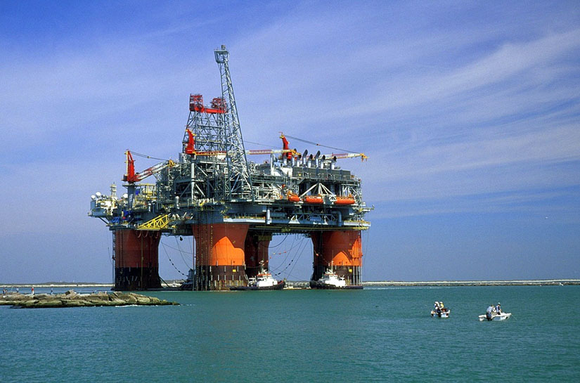 PSD amendează legea offshore în sensul dorit de petrolişti. Sunt şanse mari să se scoată gazele din Marea Neagră