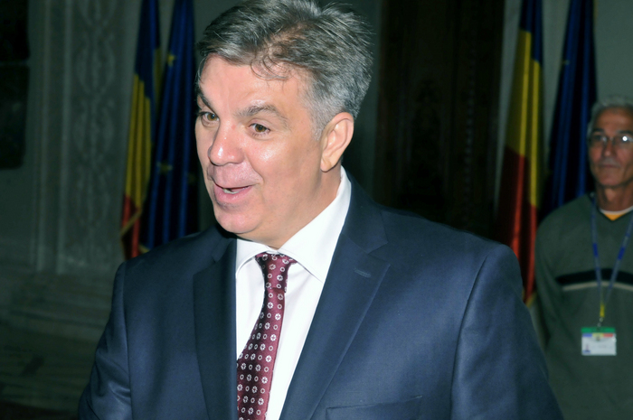 PSD ar putea renunţa momentan la revocarea lui Zgonea: Este lamentabil că se agaţă de funcţie