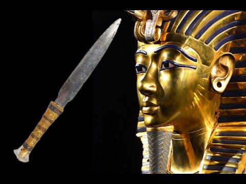 Pumnal din mormantul lui Tutankhamon facut din metal extraterestru