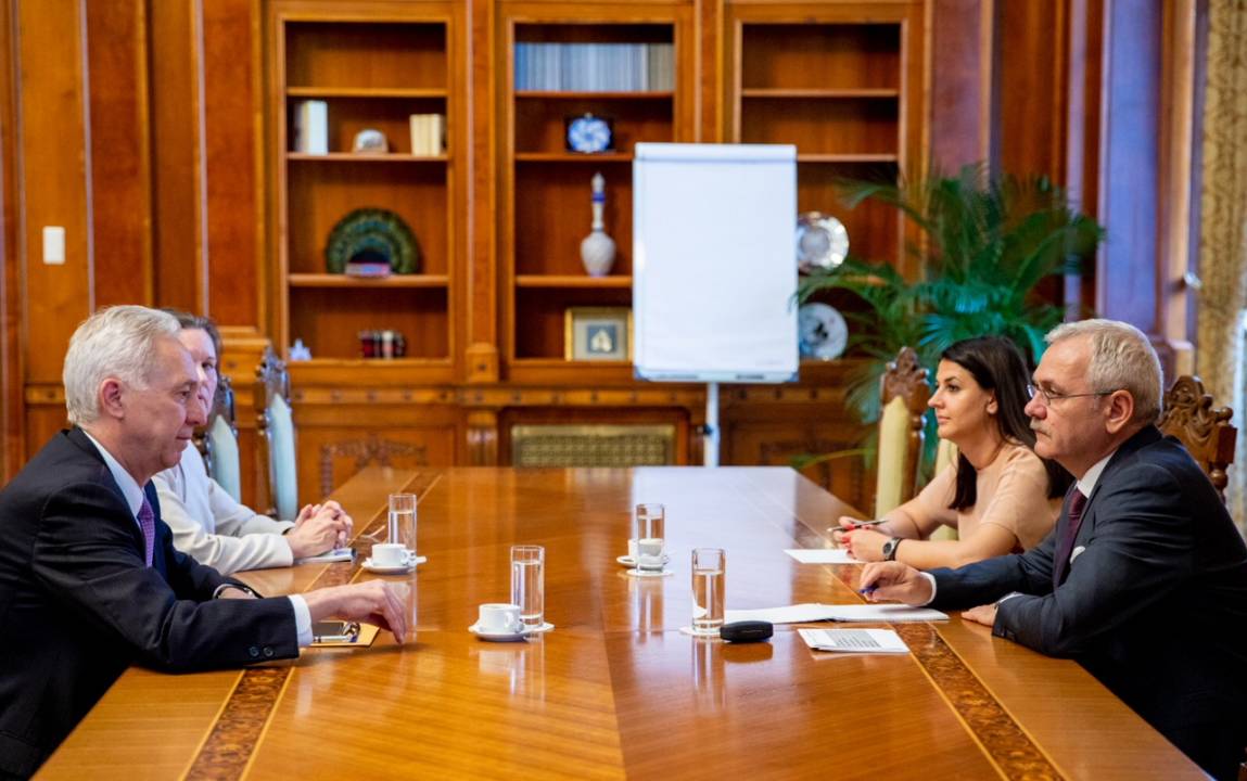 QMagazine: Clanul Pandele gazează PSD. Dragnea nu cedează Marea Neagră