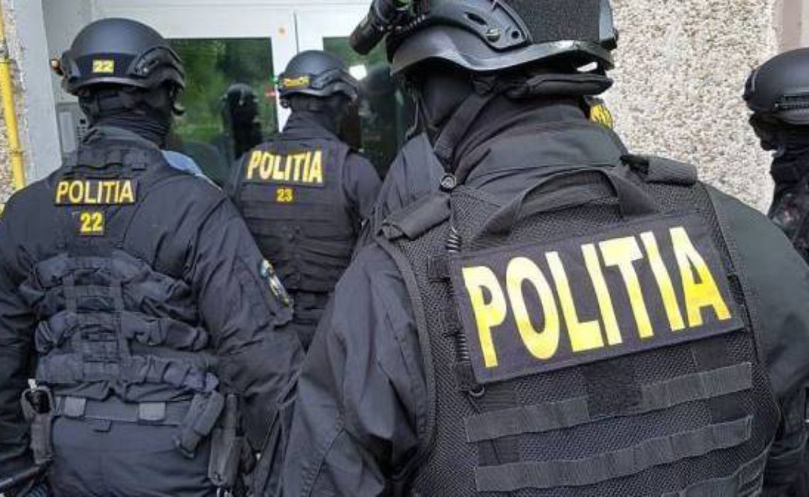Rădoi spune că polițiștii din Caracal sprijină clanurile și le anunță înainte de descinderi