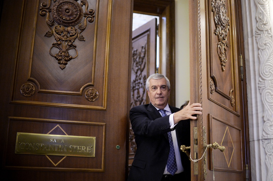 Răsturnare de situaţie. Dosarul în care Tăriceanu era acuzat de fals în declaraţia de avere a fost clasat