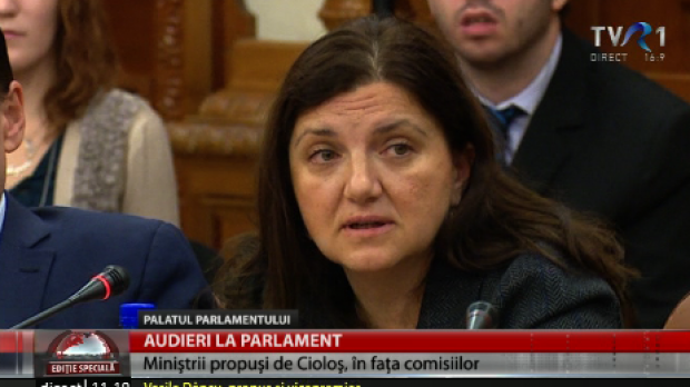 Raluca Pruna, ministrul Justitiei, nu ne-a lamurit inca daca e incompatibila conform art 105 din Constitutia României