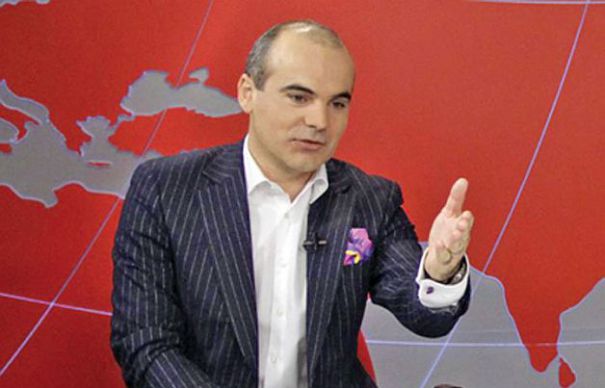 Rares Bogdan: Cat de barbat sunteti, domnule Basescu?