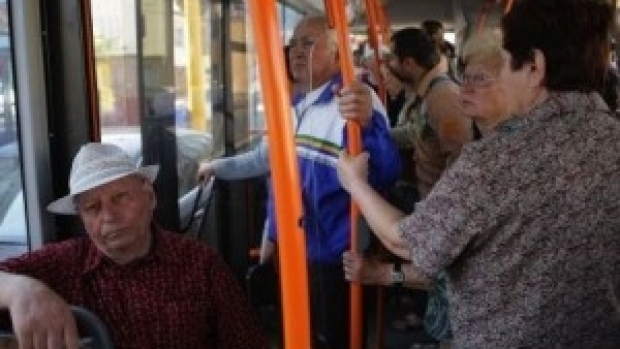 RATB majorează preţul călătoriei şi taie gratuităţile pentru pensionari