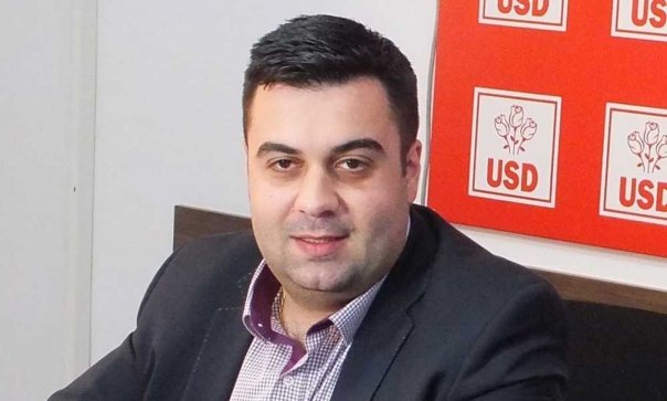 Razvan Cuc, acuzatii la adresa unui fost director: Nu a semnat niciun act. Tradare nationala!