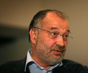 RIP: Epoca Iliescu ia inevitabil sfârșit!
