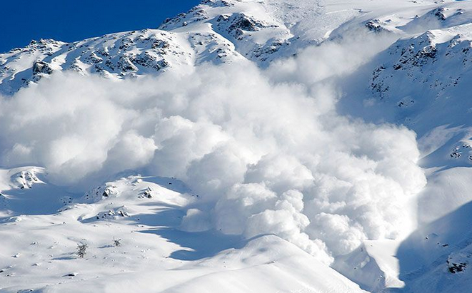 Risc de avalanșă de gradul trei în Munții Bucegi și Făgăraș