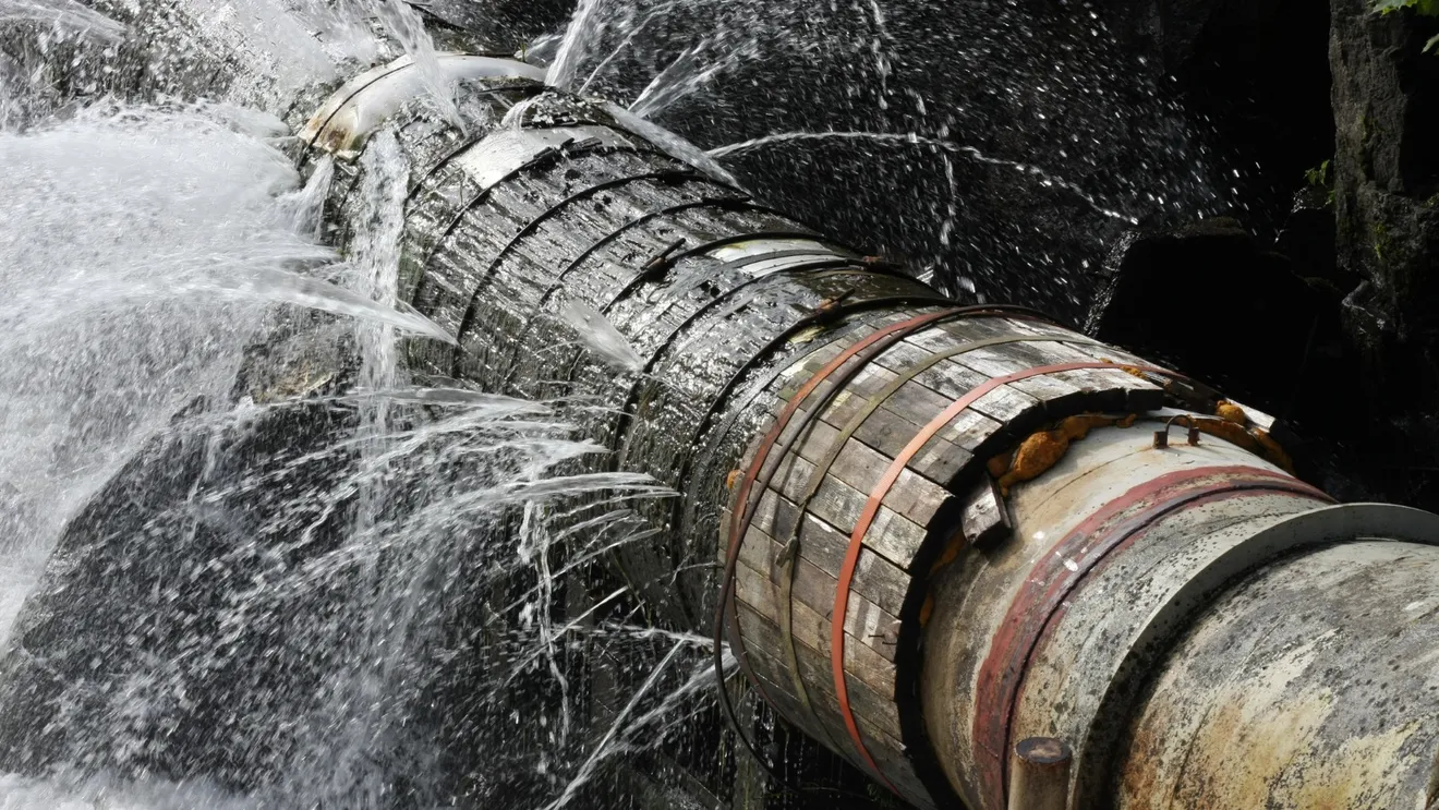 Risipa pe care o plătim cu toții: 50% din apa României se pierde în rețea - peste 565 de milioane de metri cubi anual