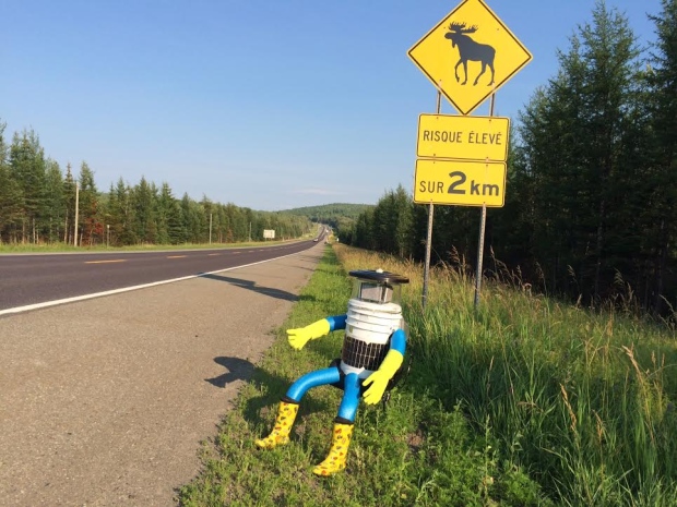 Robotul autostopist hitchBOT a fost
