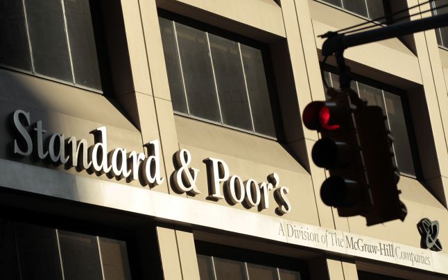România a scăpat la mustaţă. Standard&Poor's a renunţat să înrăutăţească perspectiva de rating a ţării