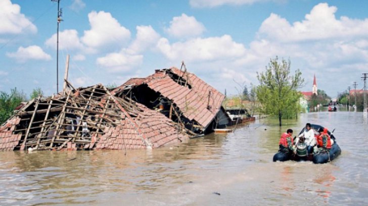 România, sub ape: Peste 100 de persoane au fost evacuate, în ultimele 24 de ore