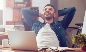 Românii sunt sclavii ideali, de aia nici nu se revoltă în stradă: 86% din angajați spun că li se încalcă drepturile!