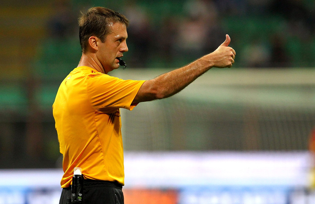 ROMÂNIA vs GRECIA, preliminarii Euro 2016. Un arbitru din Belarus va îmăprți dreptatea