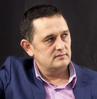 Rulăm pe un hardware fabricat acum 200.000 de ani