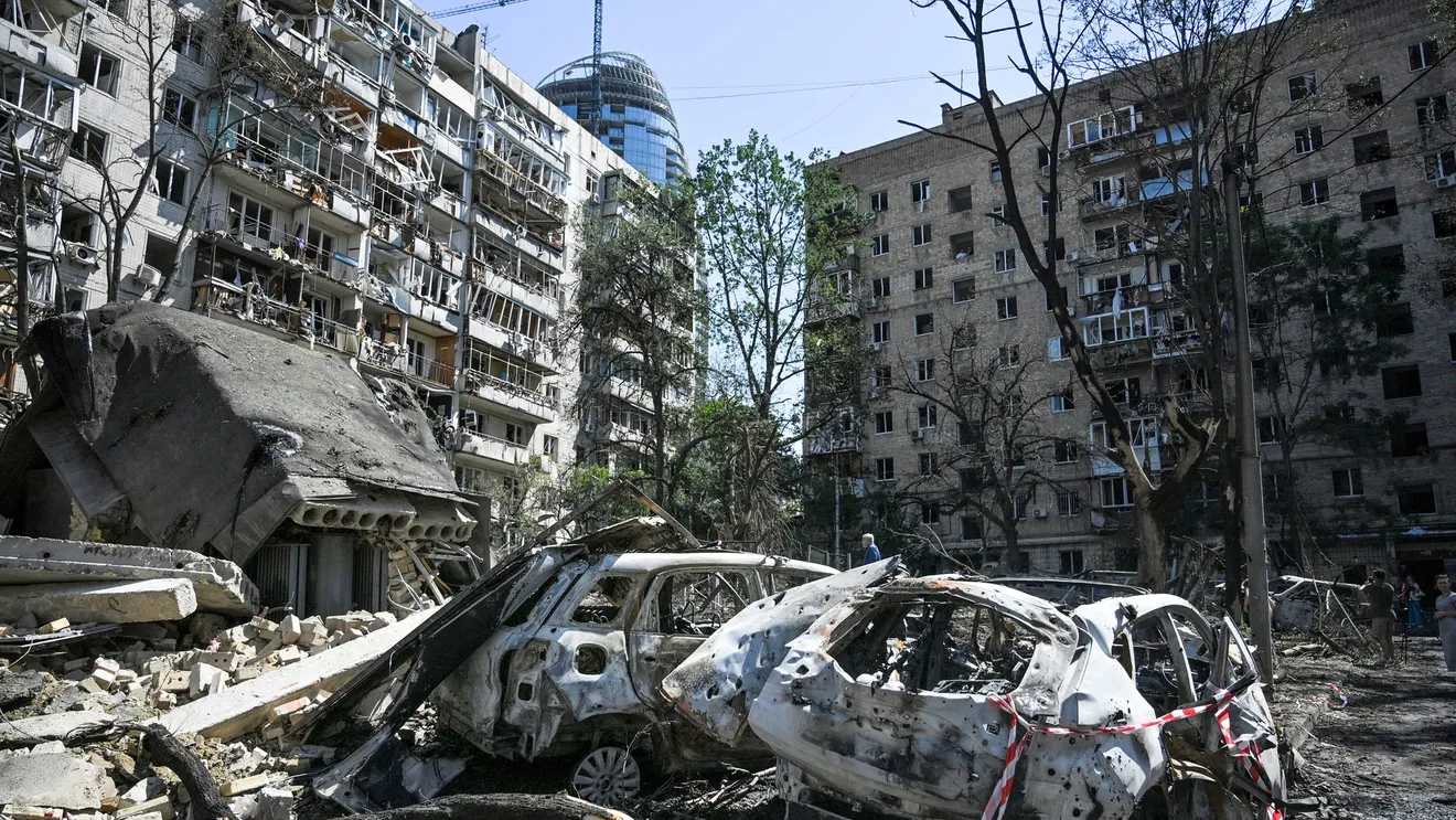 Rusia schimbă total tactica: atacuri fără oprire pentru a paraliza Ucraina. Moscova taie și accesul la Marea Neagră