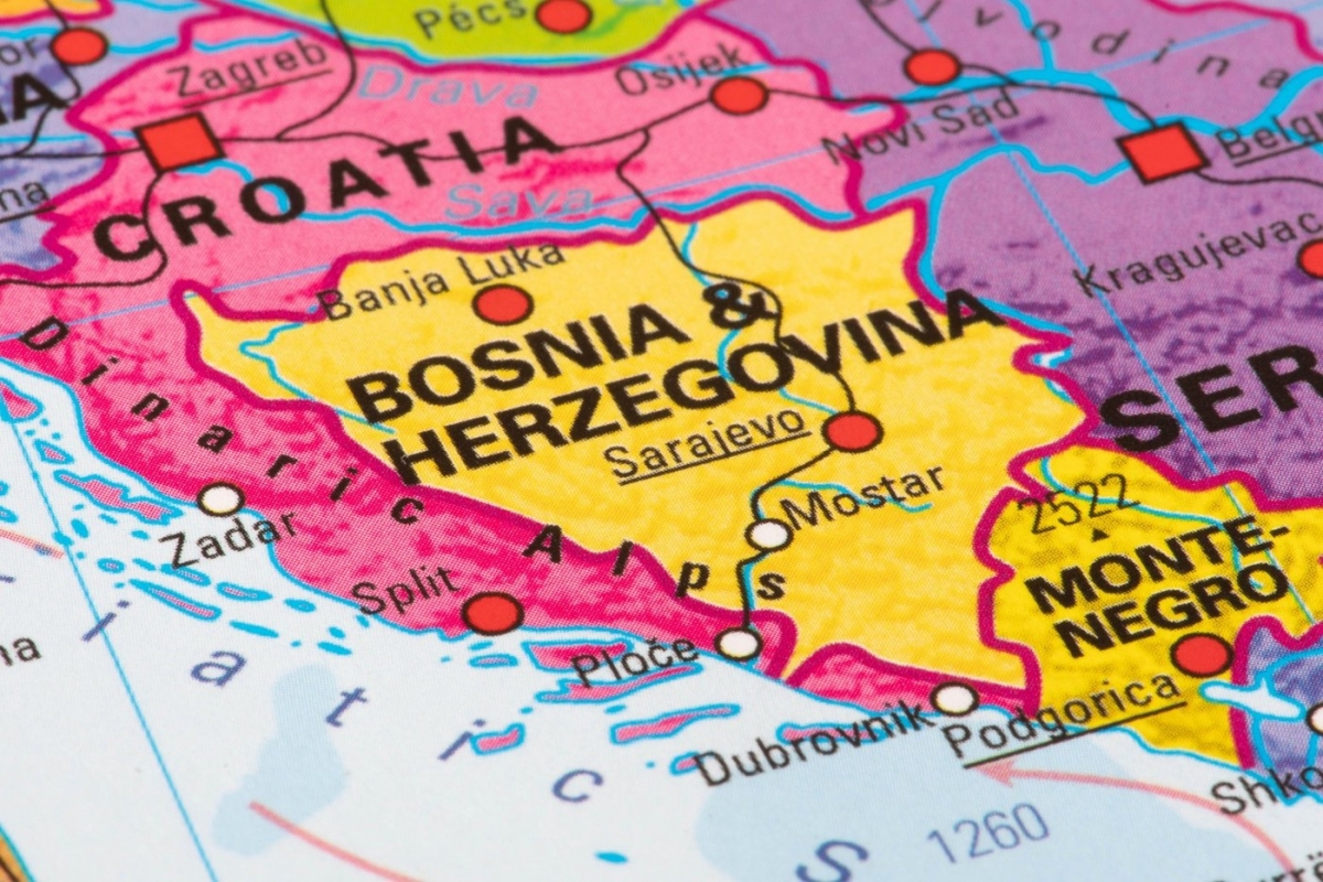 Rusia se implică în conflictul care ar putea aprinde butoiul cu pulbere din Balcani: Este în joc existența Bosniei și Herțegovinei