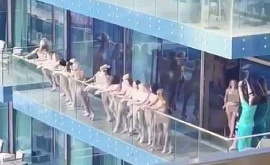S-a aflat cine sunt fetele care au pozat goale pe balcon in Dubai. Sunt si două românce printre ele si promovau un site porno