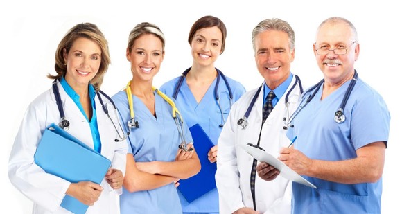 Salariile medicilor și asistenților cresc de astăzi cu 25%