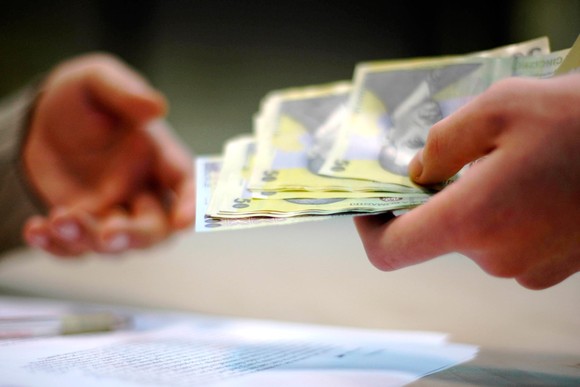 Salariul brut va fi de 1.900 de lei, de la 1 ianuarie 2018