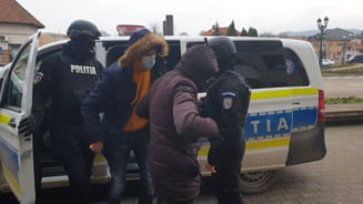 Sapte persoane retinute la Alba Iulia pentru inselaciune prin metoda