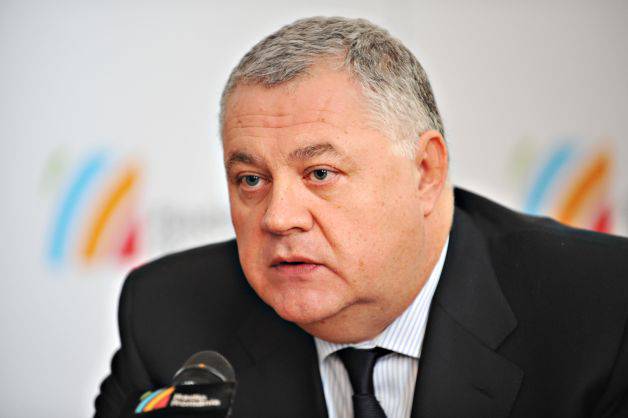 Scandal fără precedent: Directorul Ovidiu Miculescu-„Canoe