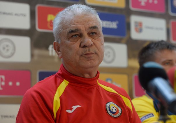 Scandal monstru în fotbalul românesc. Selecționerul e acuzat că minte, de LPF