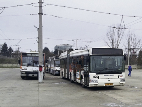 Scandal! Primăria Capitalei vrea să cumpere 600 de autobuze, troleibuze şi tramvaie noi