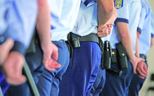 Scandalos! Ratele la casă ale poliţiştilor şi militarilor ar pute trece pe spezele statului