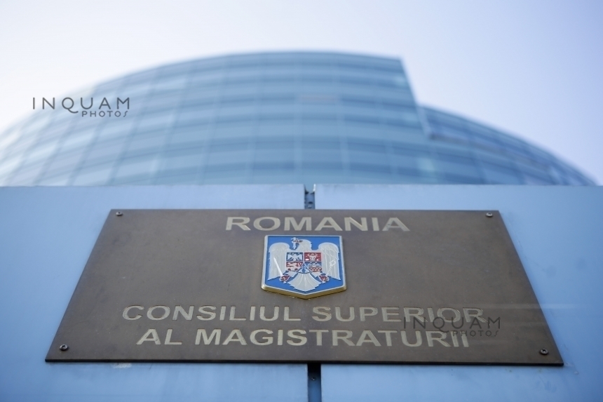 Secţia pentru procurori a CSM discută interpretarea articolului din OUG pe justiţie privind condiţiile pentru rămânerea în funcţie a procurorilor din Parchetul General, DNA şi DIICOT