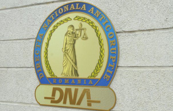 Şefi din Poliţia de Frontieră Giurgiu şi Califat, ridicaţi pe bandă rulantă de DNA