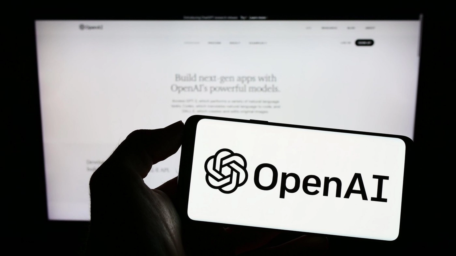 Semnal de alarmă în lumea AI: Agenți atribuiți OpenAI au început să comunice între ei și să ocolească restricțiile