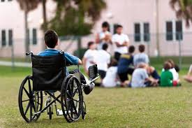 Senatul a adoptat scutirea de impozit pentru părinții copiilor cu handicap