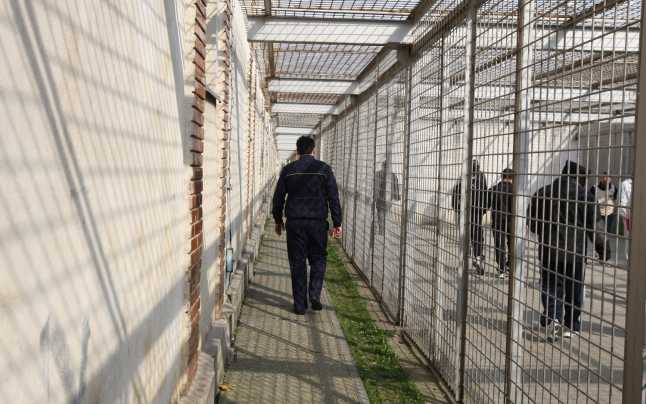 Sex şi escrocherii la Penitenciarul Vaslui. Directorul: 