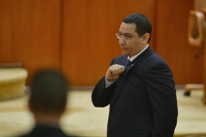 Si Victor Ponta a făcut un gest mafiot în Parlament, la fel ca Elena Udrea