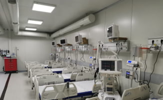 Situație absurdă la Iași: deși nu mai sunt locuri la ATI, peste 100 de paturi perfect echipate stau