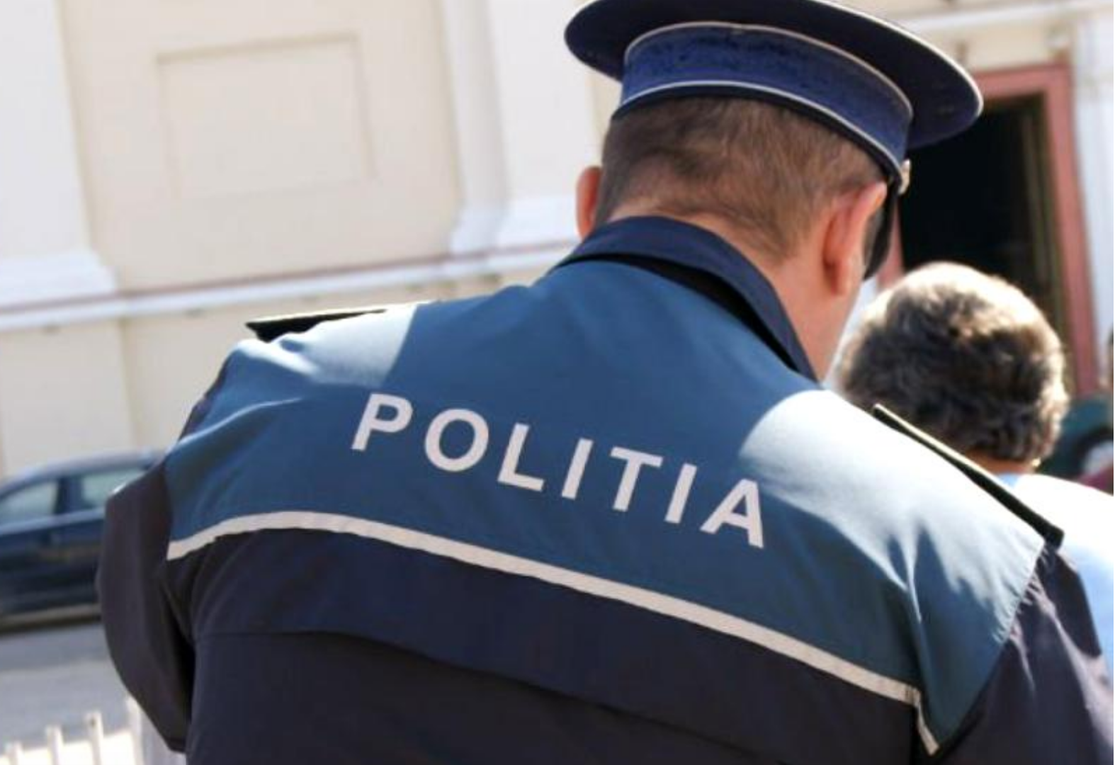 Soția unui gardian, tăiată pe față în propria casă, în București