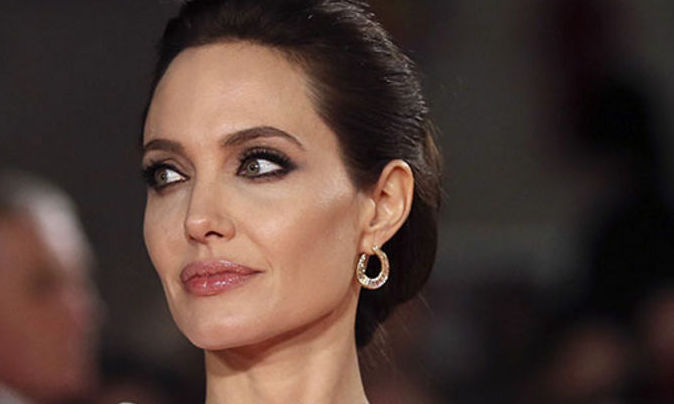 Soc pentru Brad Pitt: Angelina Jolie este pe moarte!
