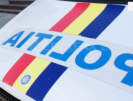 Şofer băut, imobilizat de poliţişti după ce a provocat un accident soldat cu patru răniţi
