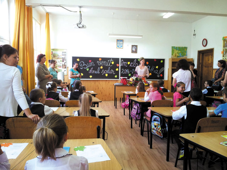 Sorin Cîmpeanu: 3.500 de dascăli nu au pregătirea pentru a intra la clasă