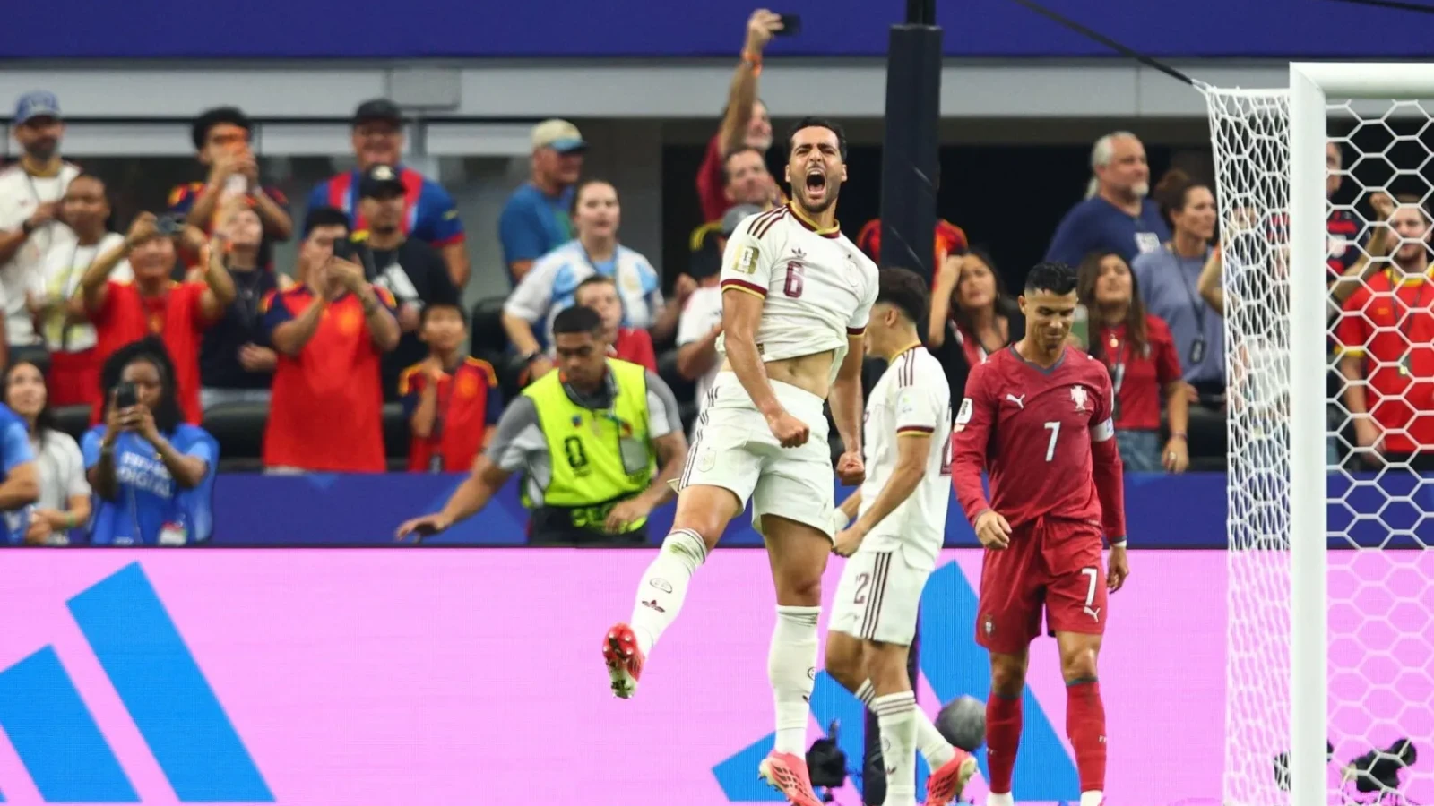 Spania a trimis Portugalia acasă cu un gol marcat în prelungiri. Cristiano Ronaldo, cu ochii în lacrimi, își ia adio de la Cupa Mondială
