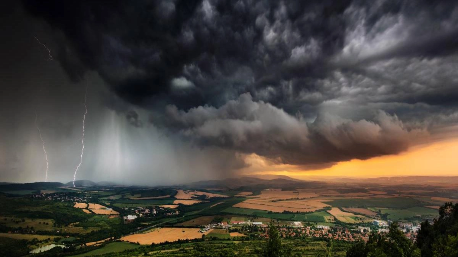 Specialiștii fac un anunț îngrijorător pentru întreaga omenire: Urmează o perioadă cu fenomene meteo extreme
