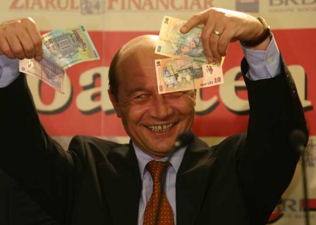 Spre aducere-aminte: TRAIAN BĂSESCU A SPĂLAT BANI CA LA CONCURS