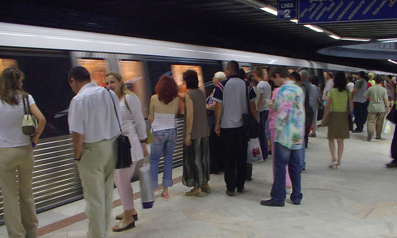 Stațiile de metrou Tineretului și Apărătorii Patriei se deschid mai devreme cu o zi